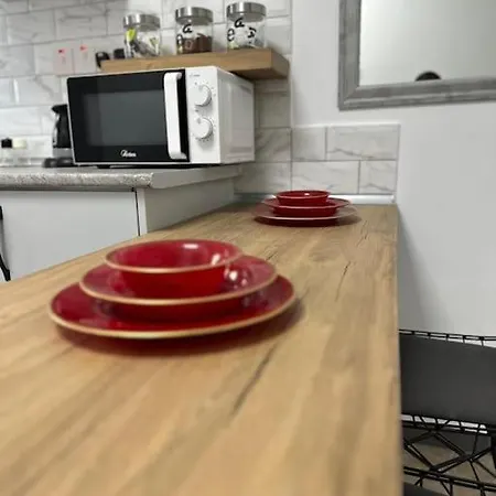 Brand New Renovated 1 Bedroom 3a Никосия