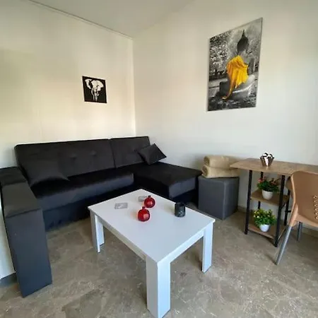 דירה Brand New Renovated 1 Bedroom 3a