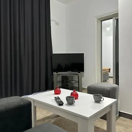 Brand New Renovated 1 Bedroom 3a Апартаменты Никосия