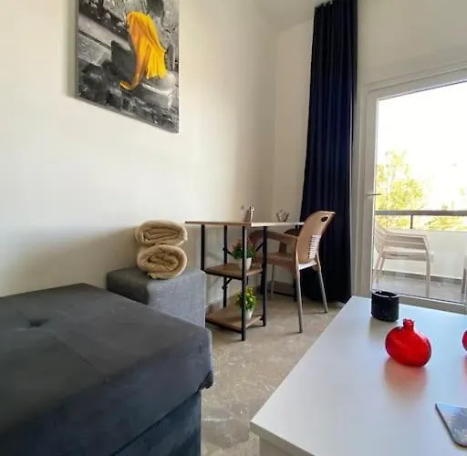 Brand New Renovated 1 Bedroom 3a *