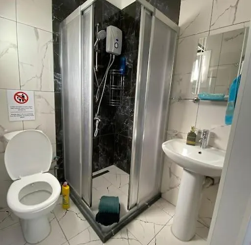 Brand New Renovated 1 Bedroom 3a 尼科西亚