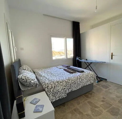 Brand New Renovated 1 Bedroom 3a