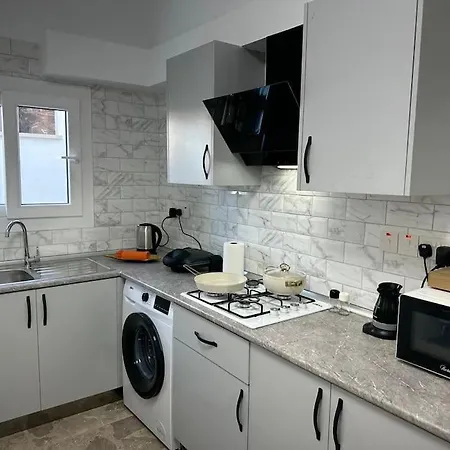 Daire Brand New Renovated 1 Bedroom 3a