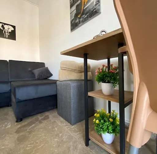 Brand New Renovated 1 Bedroom 3a Никосия